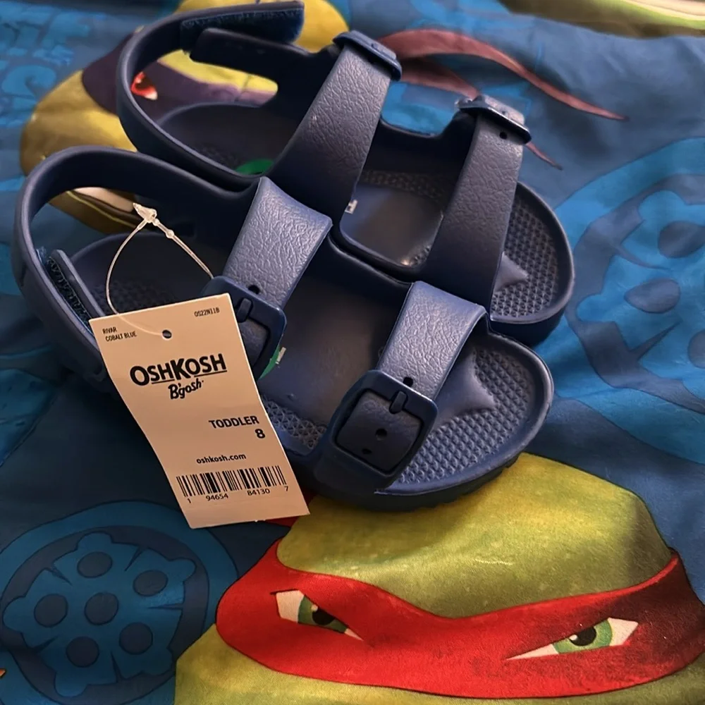 Oshkosh Bogash sandals size 8, new with tags